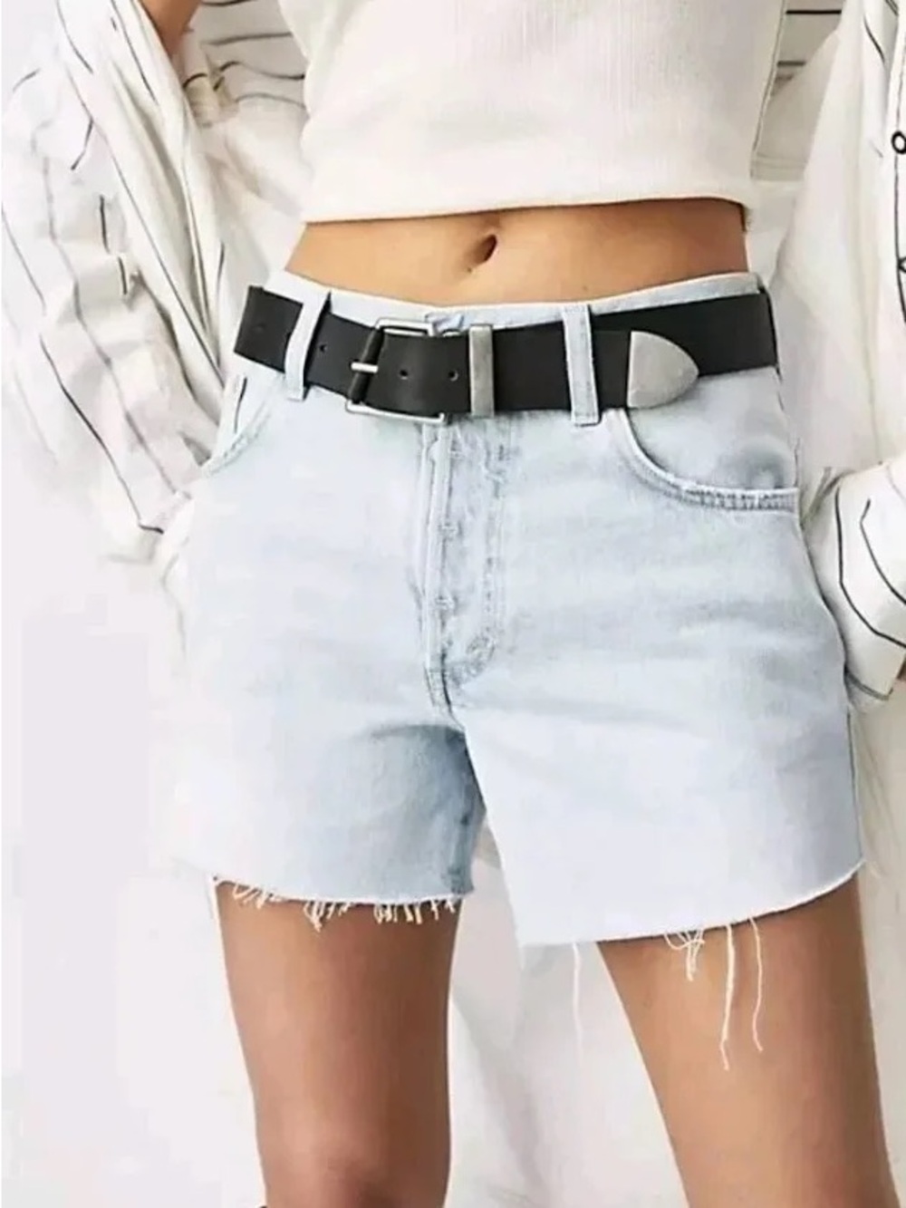 FP We the Free Ivy Jean Shorts Mid-rise light wash Denim Sz 27
